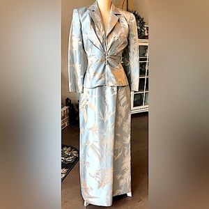 Kay Unger Silk Sky Blue Two Piece Gown SZ 6. Perfect MOB, Grandmother Dress